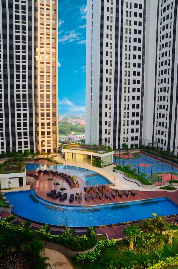 Louis Kienne Chadstone Cikarang Hotel Bekasi Buitenkant foto