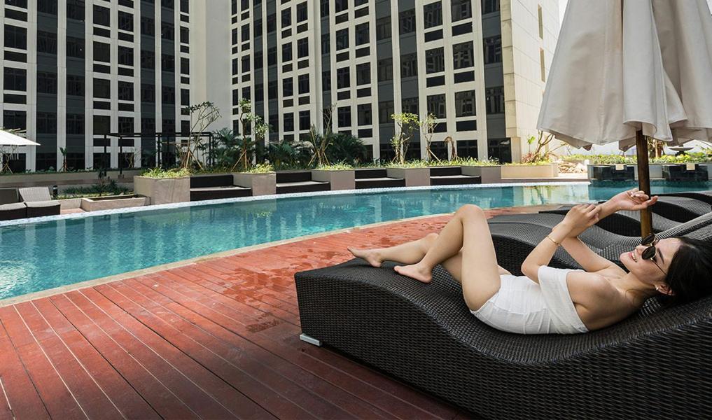 Louis Kienne Chadstone Cikarang Hotel Bekasi Buitenkant foto