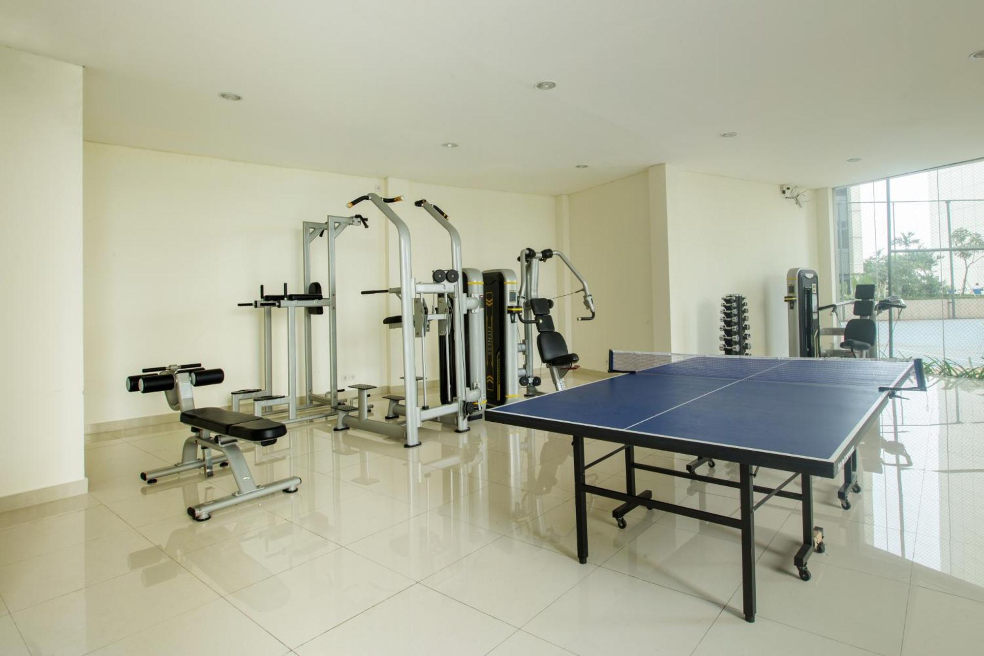 Louis Kienne Chadstone Cikarang Hotel Bekasi Buitenkant foto