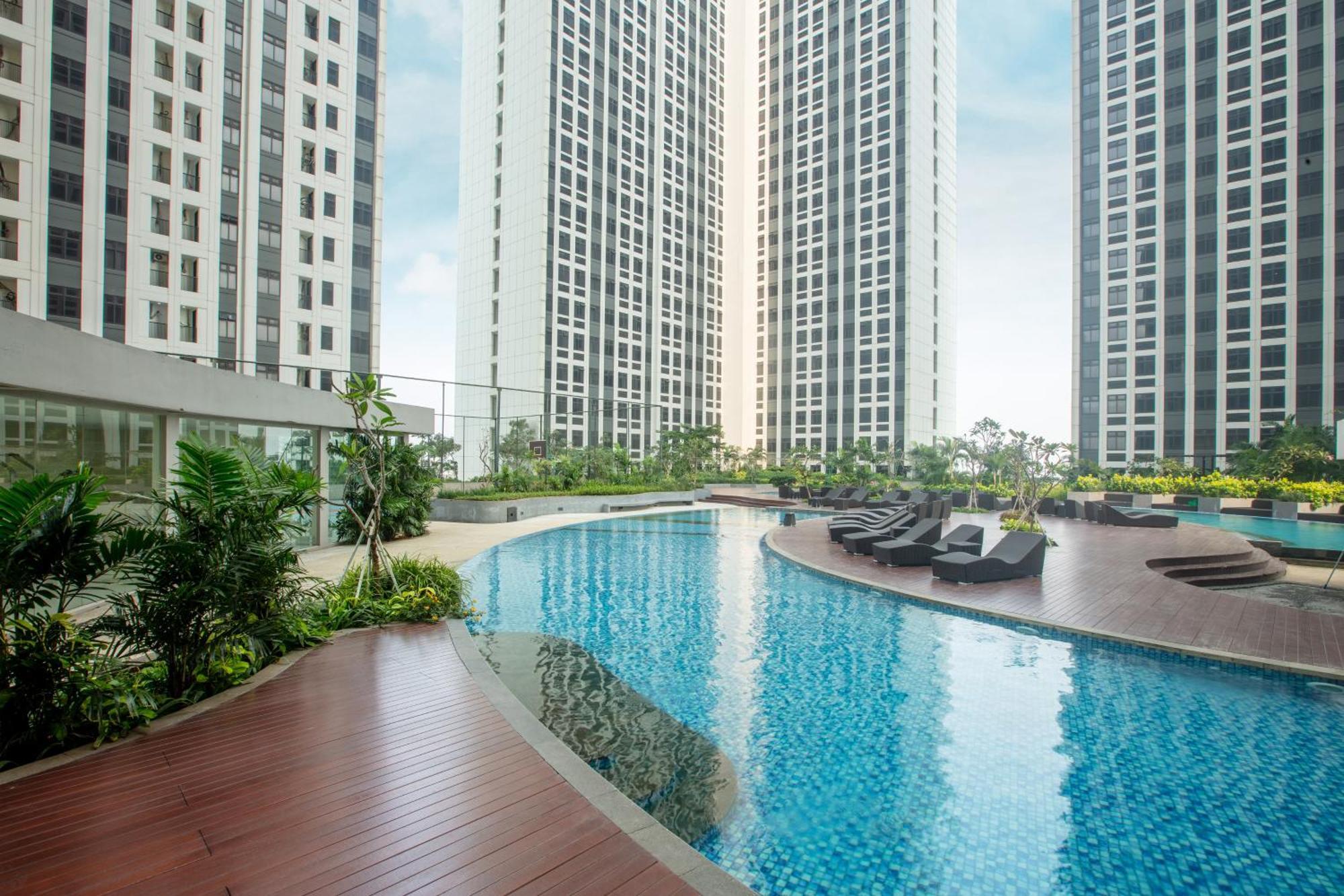 Louis Kienne Chadstone Cikarang Hotel Bekasi Buitenkant foto